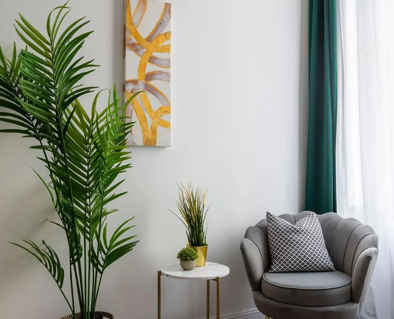 Luxurious Prestige Residence Next To The New York Cafe Budapest Apartment