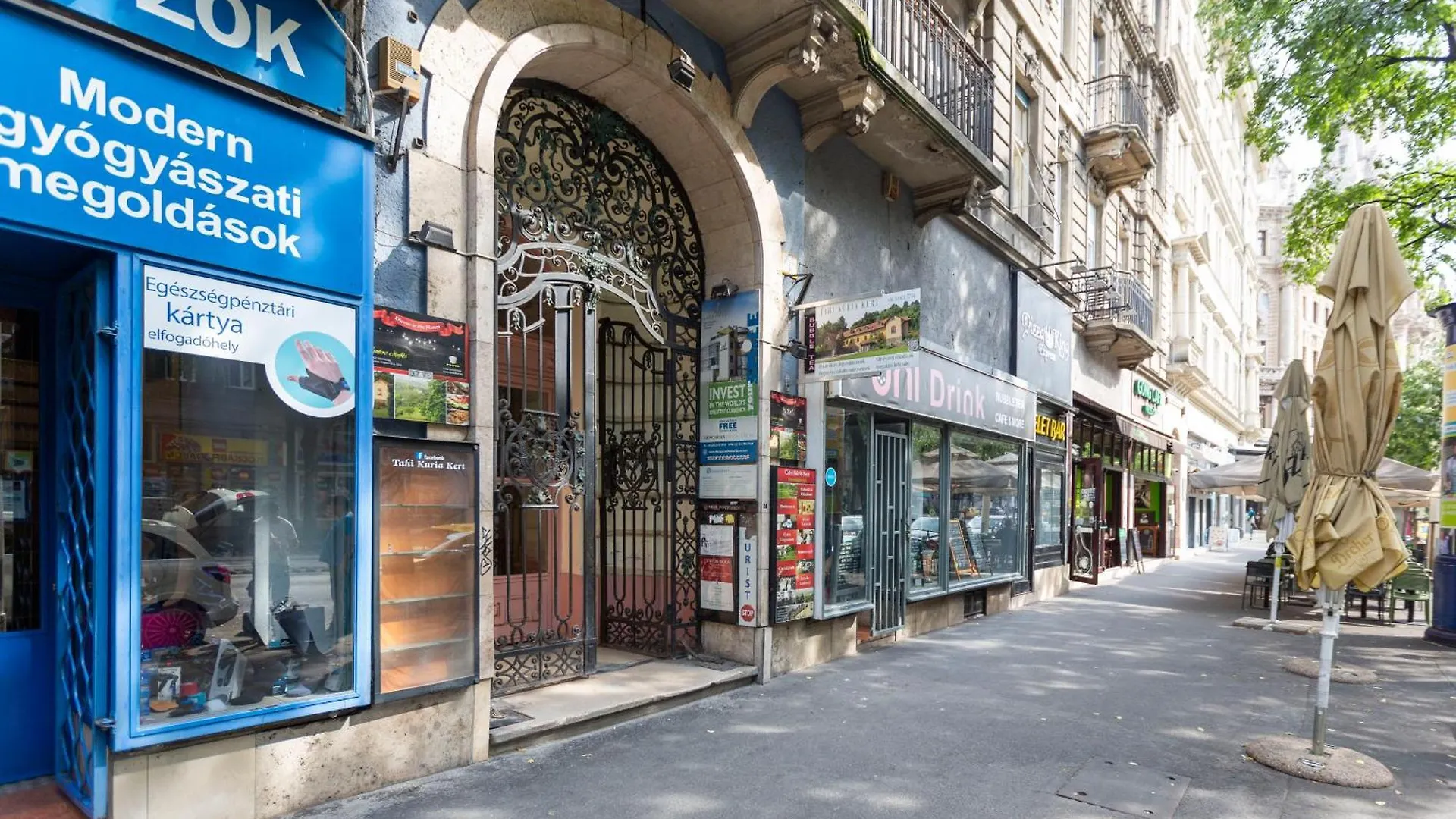 Luxurious Prestige Residence Next To The New York Cafe Budapest 0*,