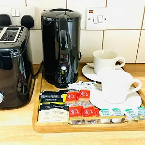 Premium Studio Flat 02 Near Tower Bridge Apartment London