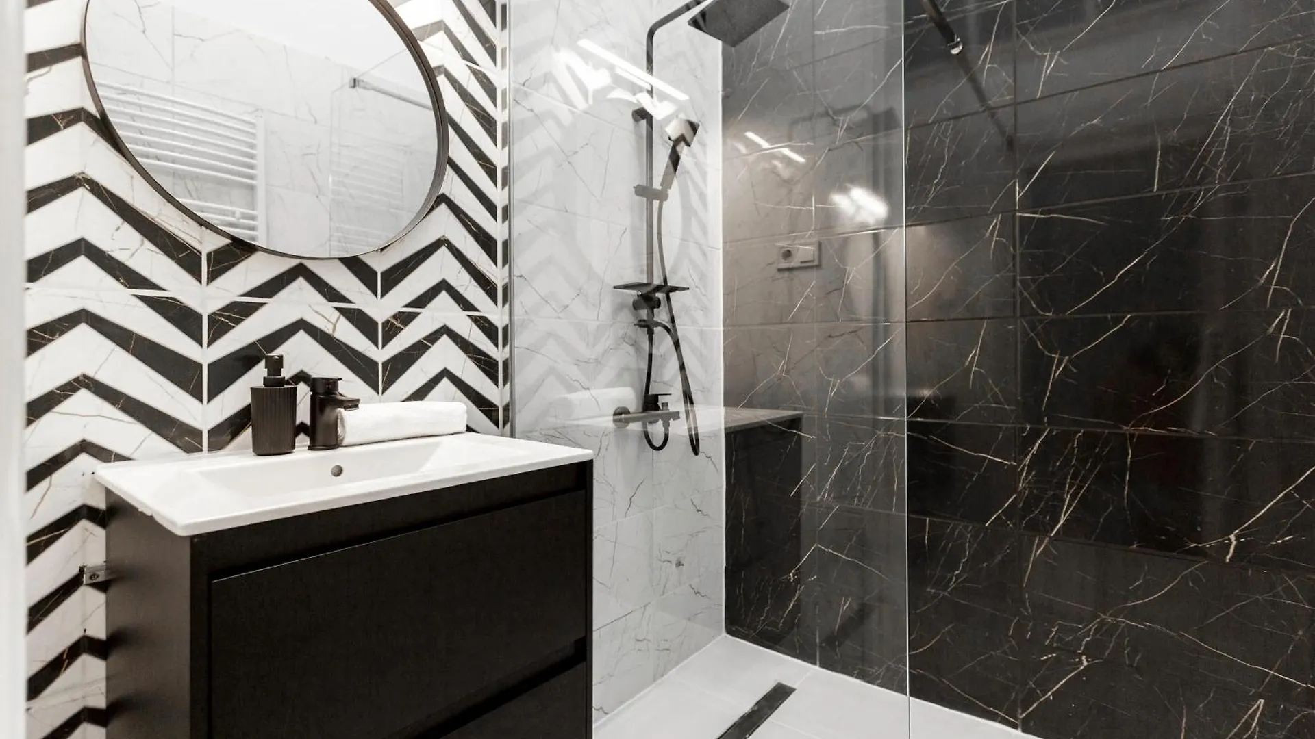Luxurious Prestige Residence Next To The New York Cafe Budapest 0*,  Hungary